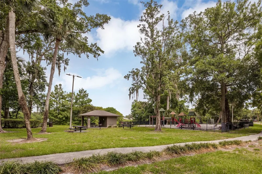 702 GLASGOW COURT Winter Springs, FL 32708