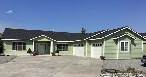 1010 Crest Loop