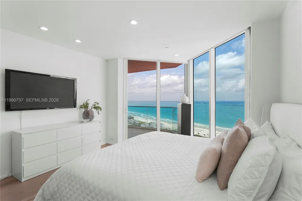 300 S Pointe Dr #3405 Miami Beach, FL 33139