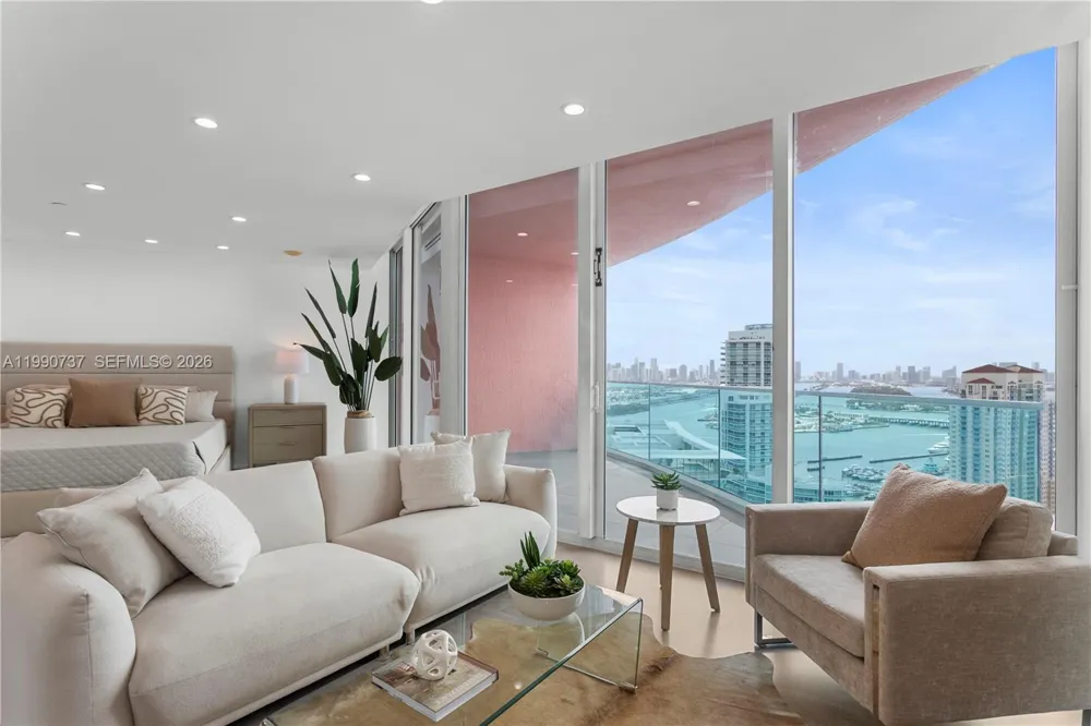 300 S Pointe Dr #3405 Miami Beach, FL 33139