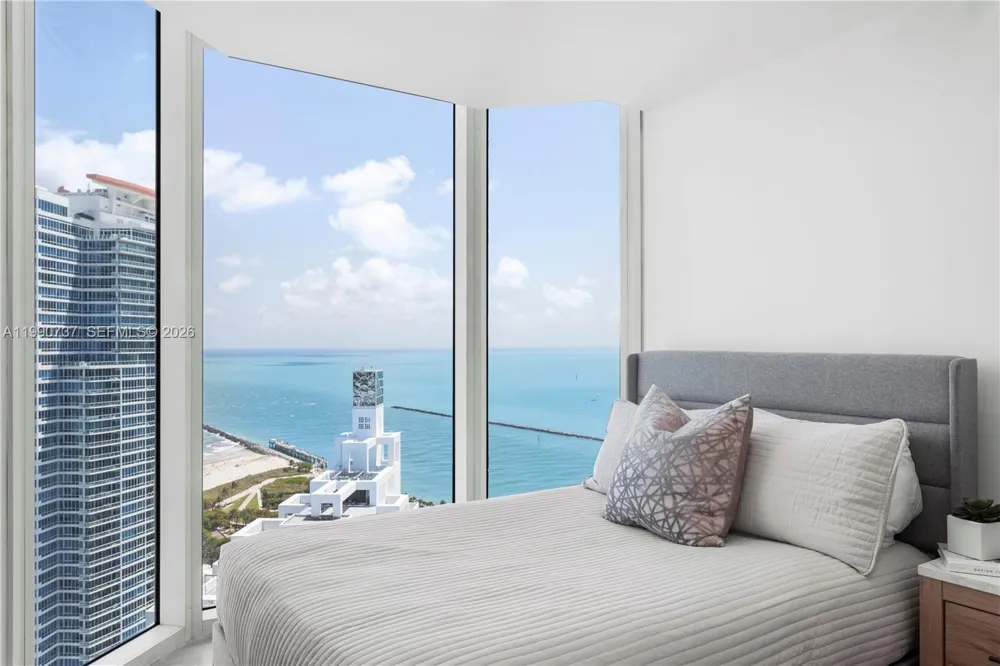 300 S Pointe Dr #3405 Miami Beach, FL 33139