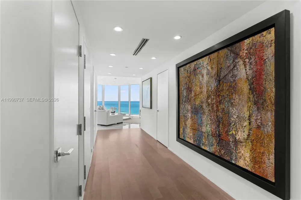 300 S Pointe Dr #3405 Miami Beach, FL 33139