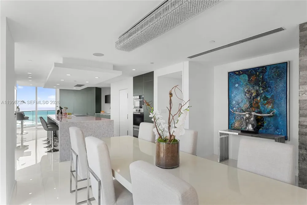 300 S Pointe Dr #3405 Miami Beach, FL 33139