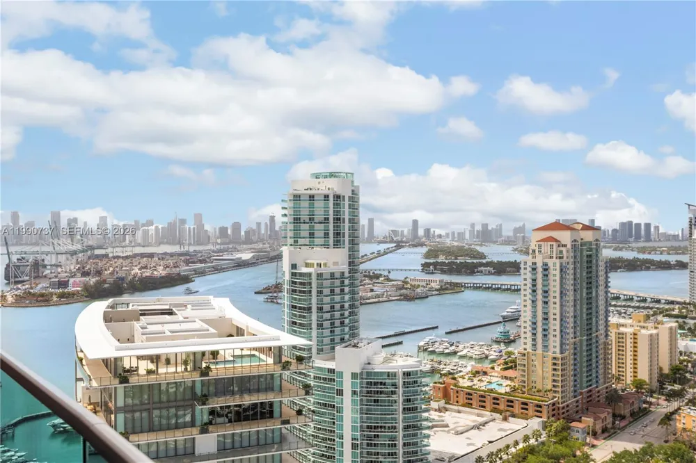300 S Pointe Dr #3405 Miami Beach, FL 33139