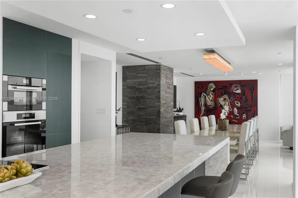 300 S Pointe Dr #3405 Miami Beach, FL 33139