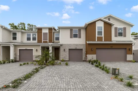 1665 GREENLEAF WOODS COVE