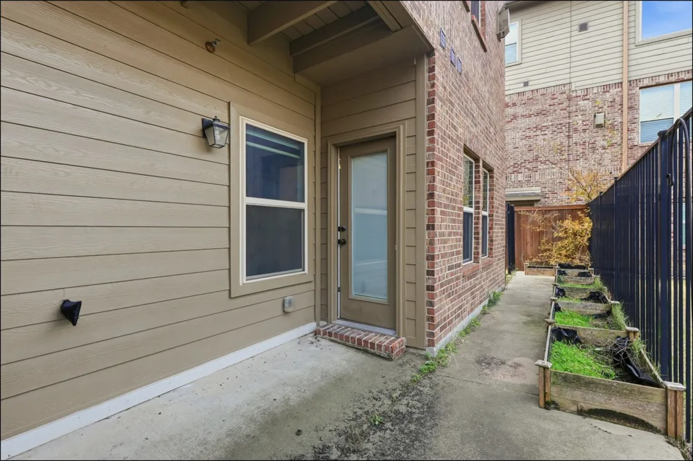 555 Waterloo Drive Lewisville, TX 75067