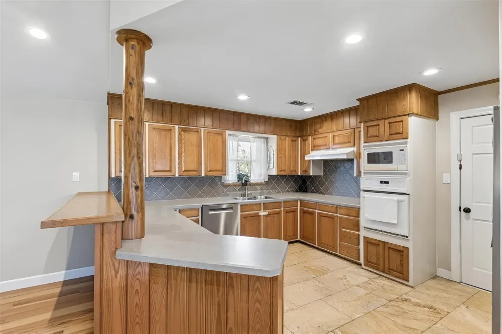 100 Swisher Road Shady Shores, TX 76208