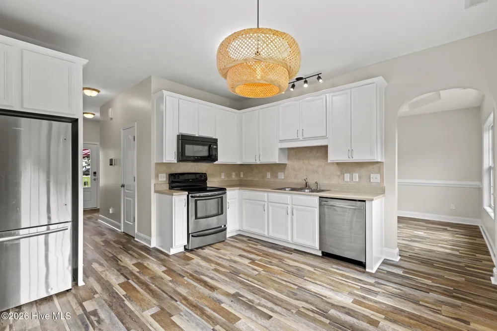 211 Gelynda Court Holly Ridge, NC 28445