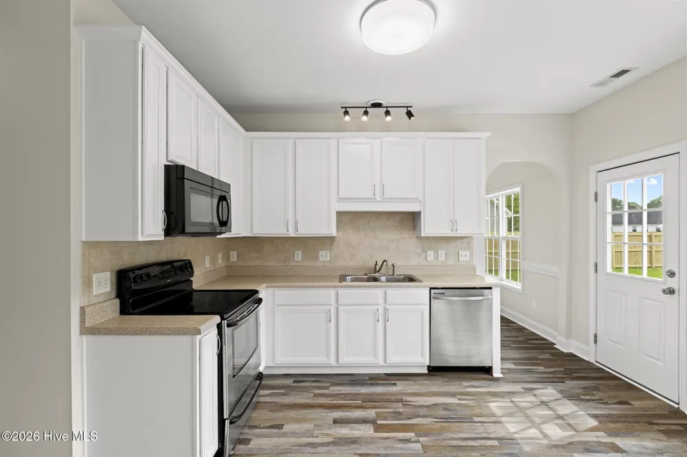 211 Gelynda Court Holly Ridge, NC 28445