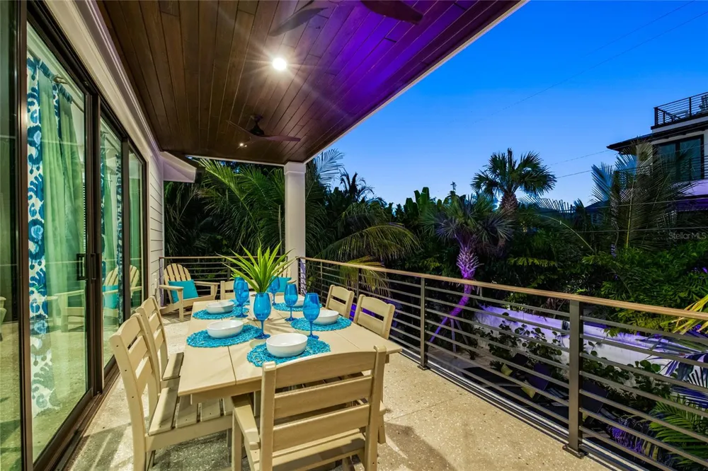 209 GARFIELD DRIVE Sarasota, FL 34236
