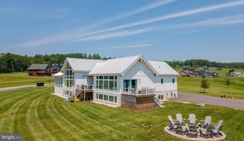 619 WATERFRONT GREENS DRIVE