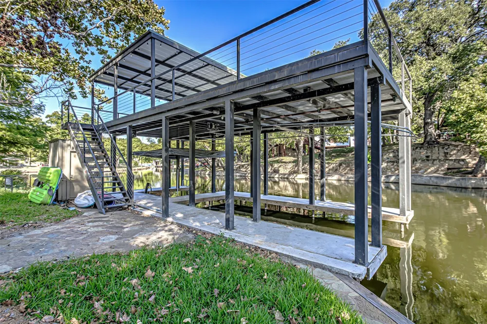 1336 S Lakeside Drive Burnet, TX 78611