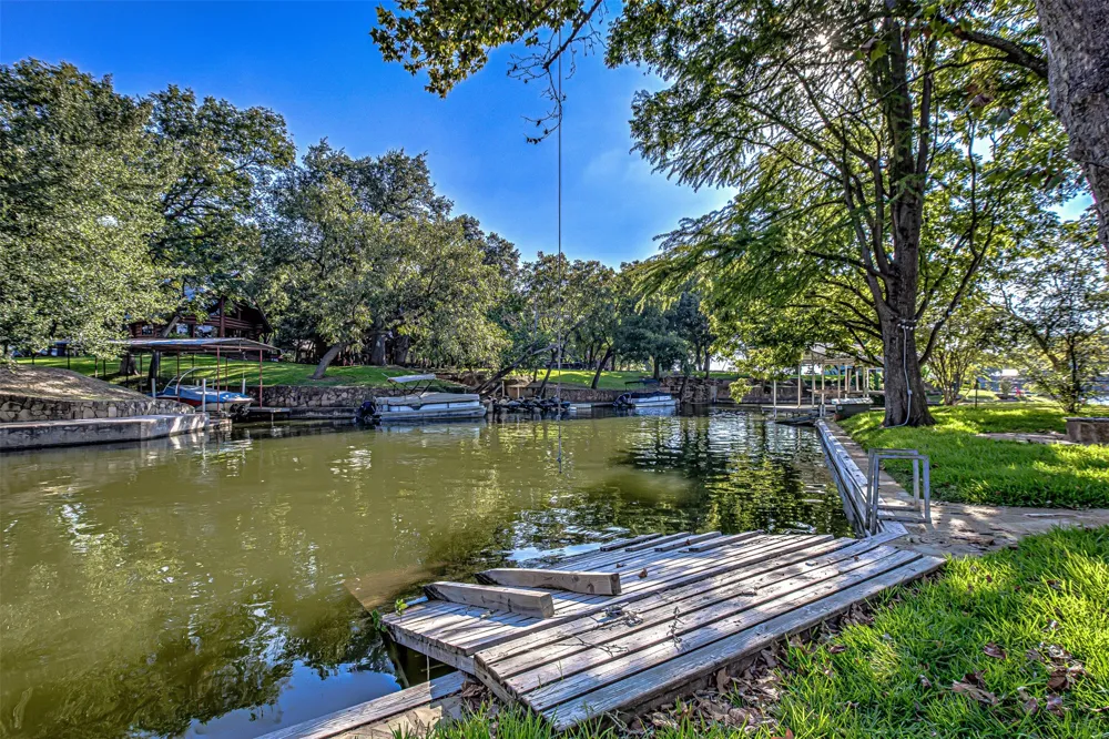 1336 S Lakeside Drive Burnet, TX 78611