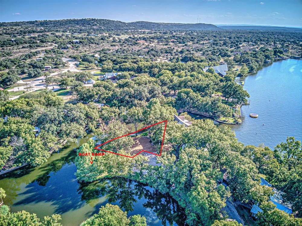 1336 S Lakeside Drive Burnet, TX 78611
