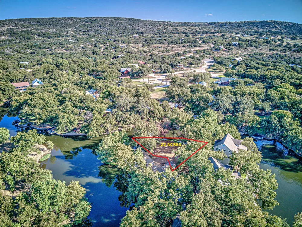 1336 S Lakeside Drive Burnet, TX 78611