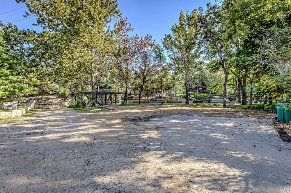 1336 S Lakeside Drive Burnet, TX 78611