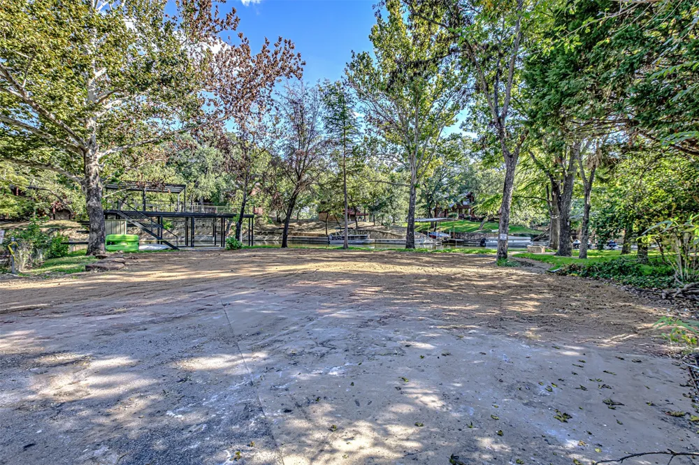 1336 S Lakeside Drive Burnet, TX 78611