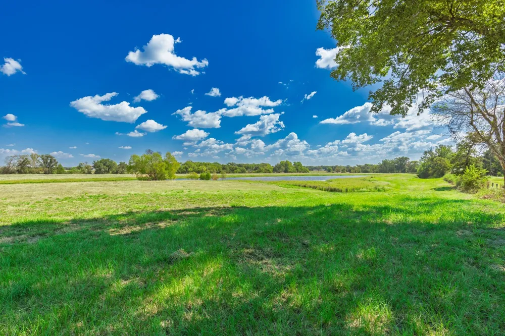 31 Texas Highway 19 S Brashear, TX 75420