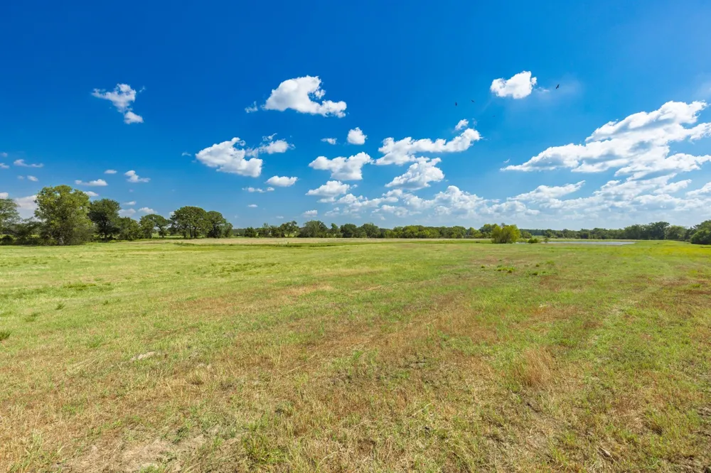31 Texas Highway 19 S Brashear, TX 75420