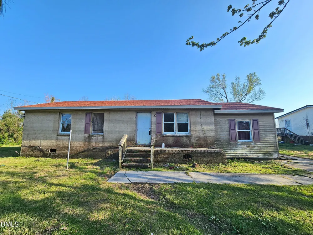 1729 Swamp Road Engelhard, NC 27824