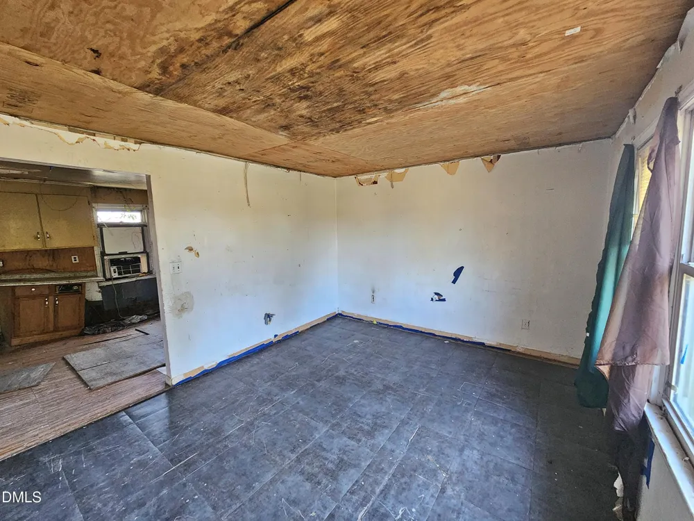 1729 Swamp Road Engelhard, NC 27824
