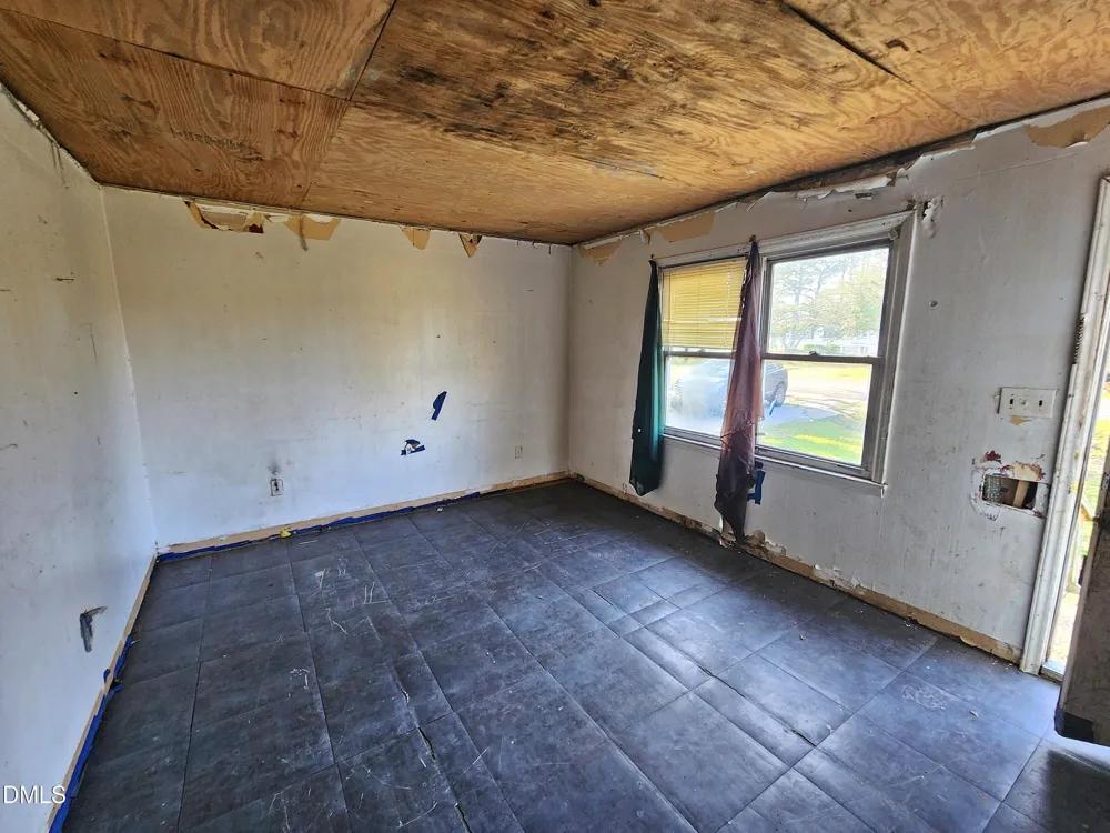 1729 Swamp Road Engelhard, NC 27824