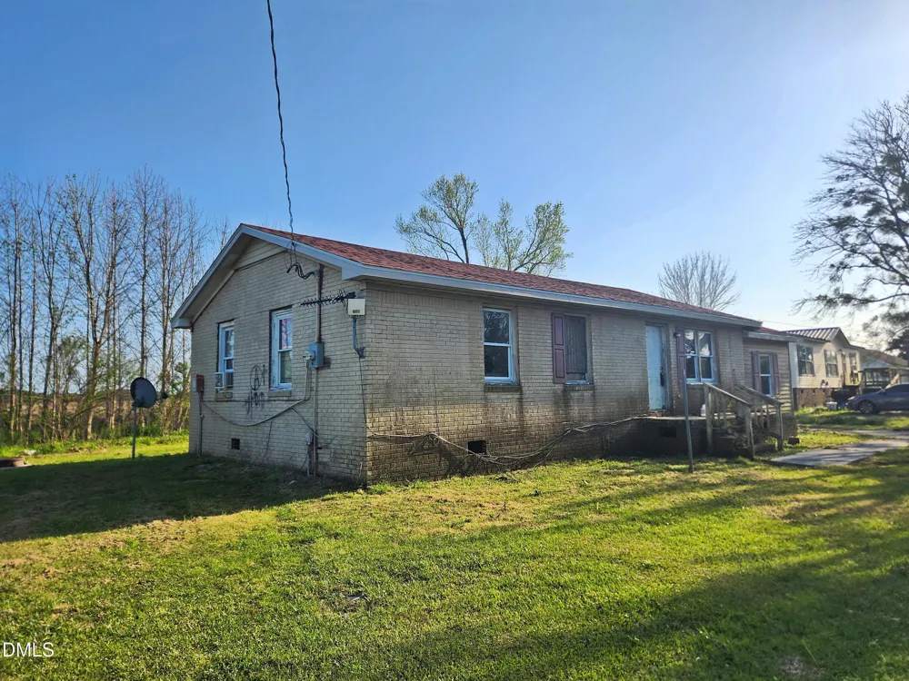1729 Swamp Road Engelhard, NC 27824