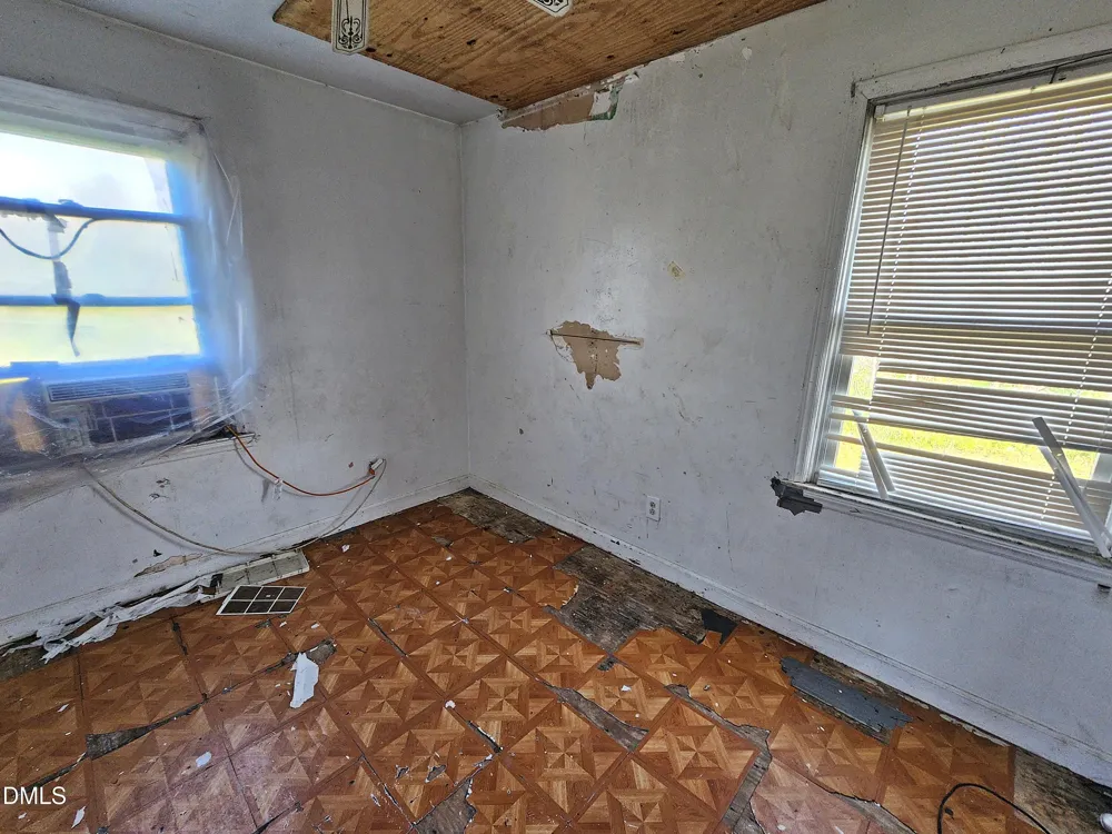 1729 Swamp Road Engelhard, NC 27824