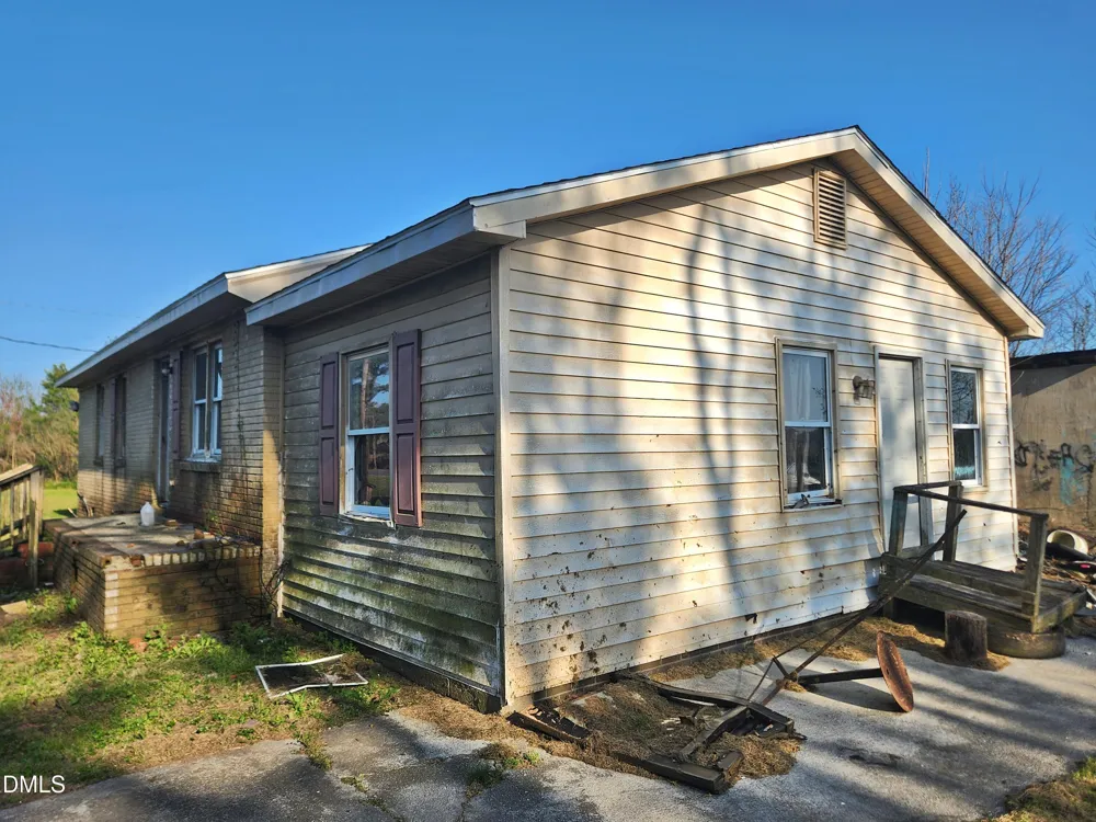 1729 Swamp Road Engelhard, NC 27824