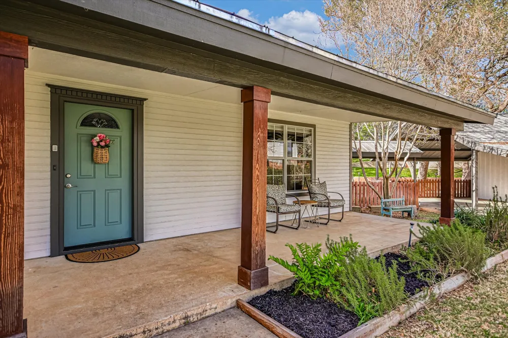 611 Thurman Circle Kingsland, TX 78639