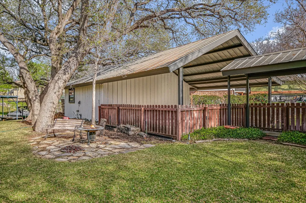 611 Thurman Circle Kingsland, TX 78639