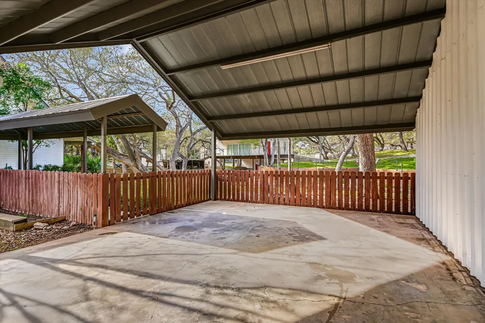 611 Thurman Circle Kingsland, TX 78639