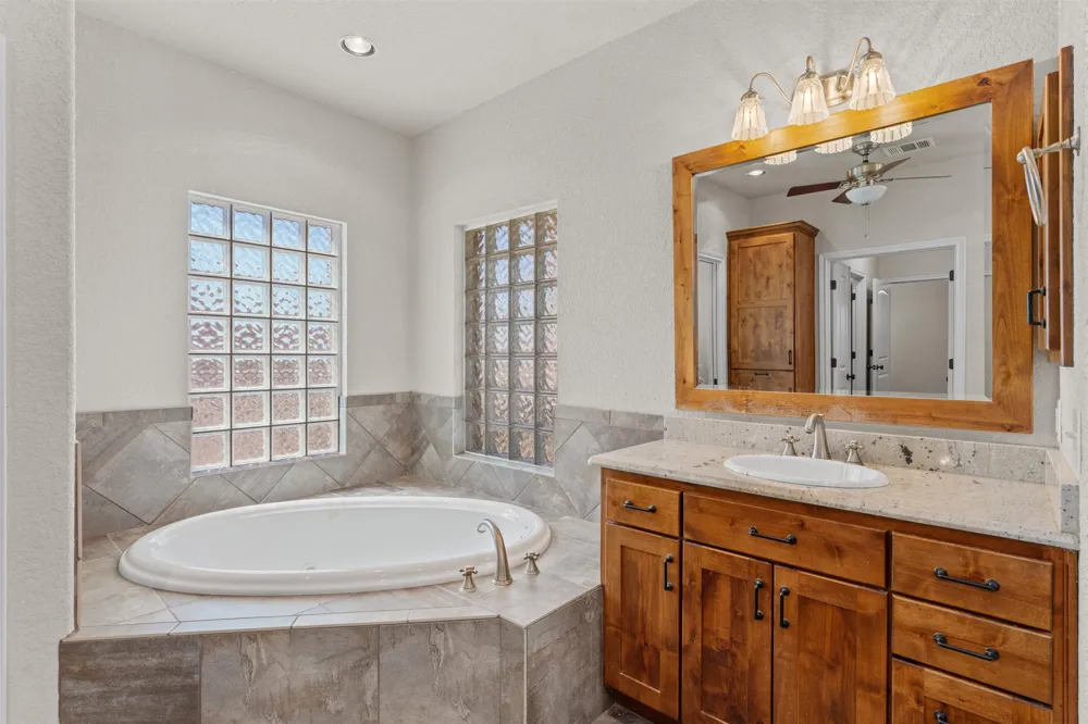 1167 County Road 427 Thrall, TX 76578