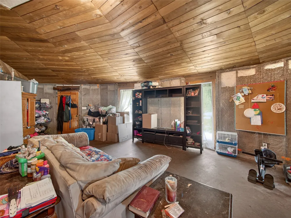 21500 Firefly Road Florence, TX 76527