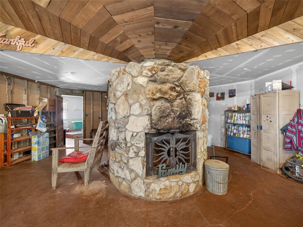 21500 Firefly Road Florence, TX 76527