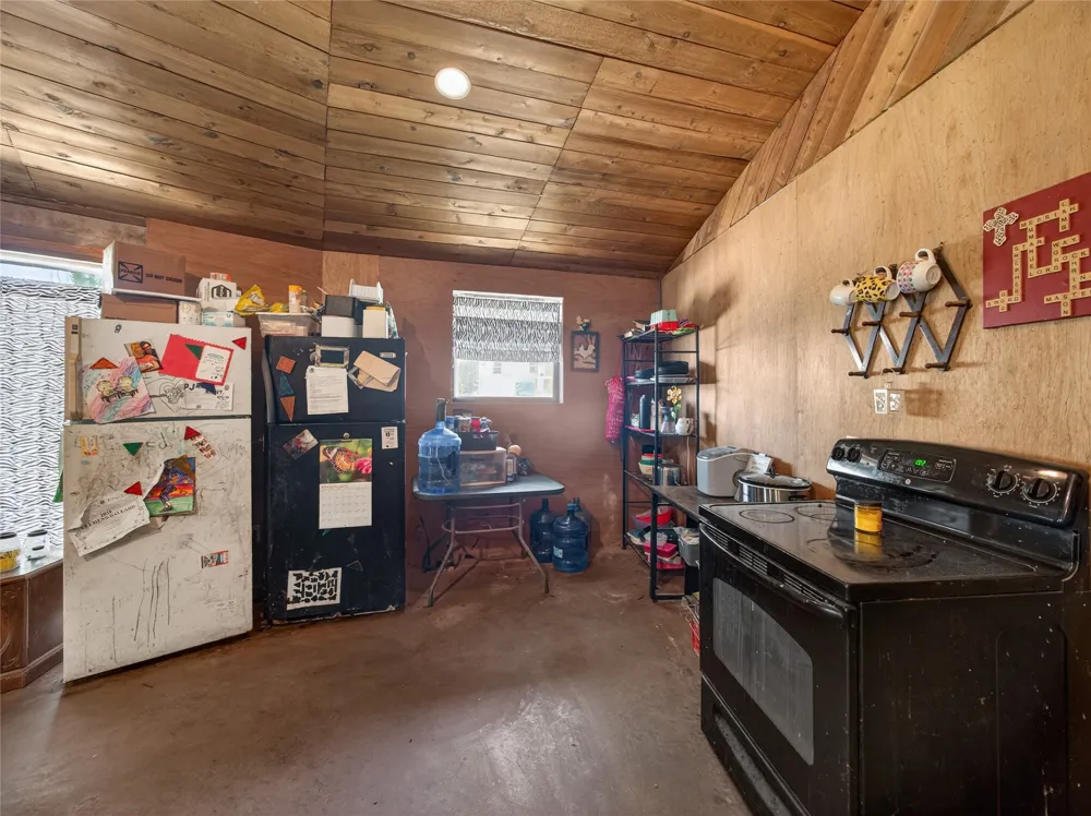 21500 Firefly Road Florence, TX 76527
