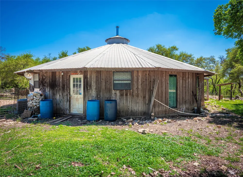 21500 Firefly Road Florence, TX 76527