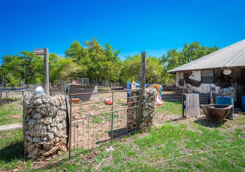 21500 Firefly Road Florence, TX 76527