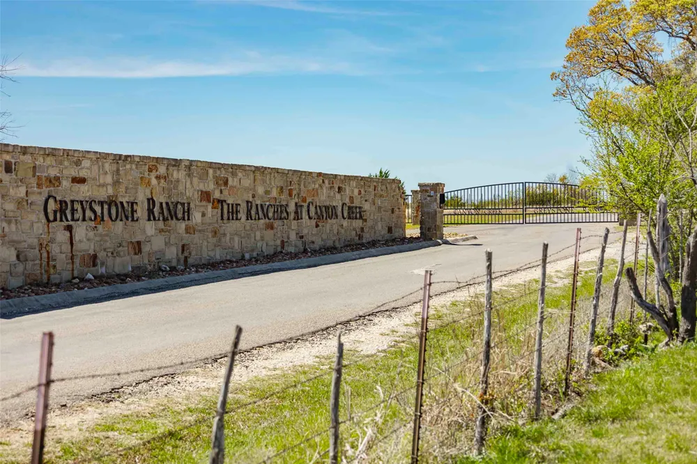 8 Saddle Ridge Drive Bertram, TX 78605