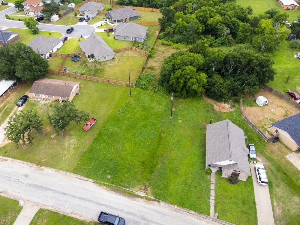 401 W Kleb Street Caldwell, TX 77836