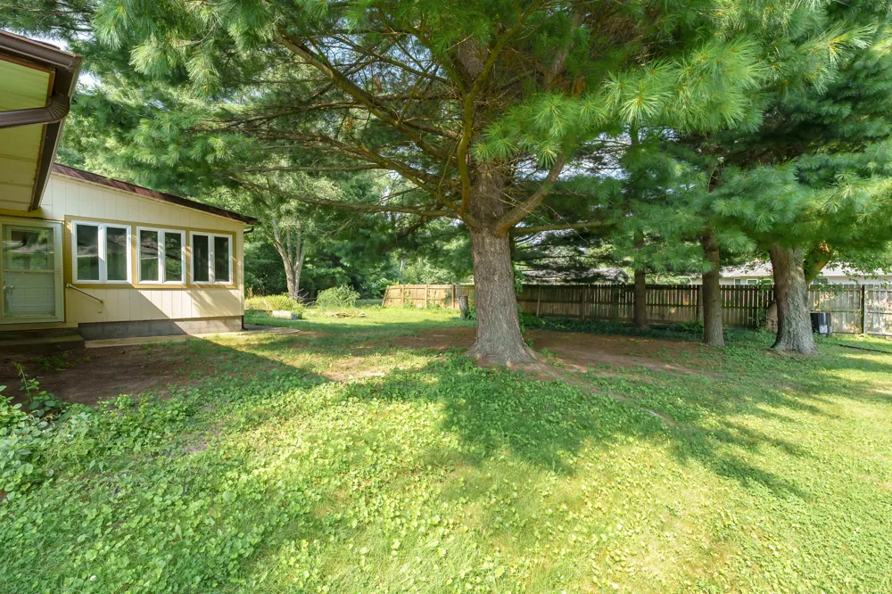 8218 37th Street Richland, MI 49083