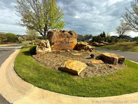 590 Creekside Drive