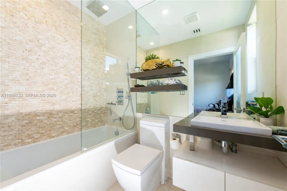 361 Jefferson Ave #3 Miami Beach, FL 33139