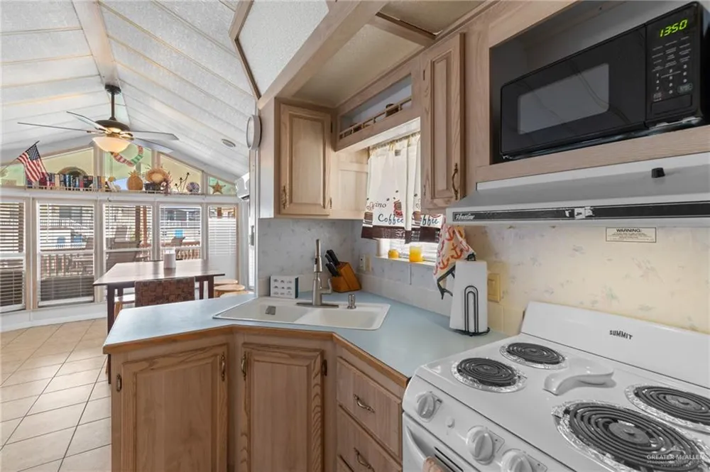 495 W Clam Circle Port Isabel, TX 78578
