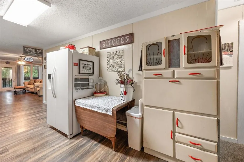 125 Crest Cir Circle Etoile, TX 75944