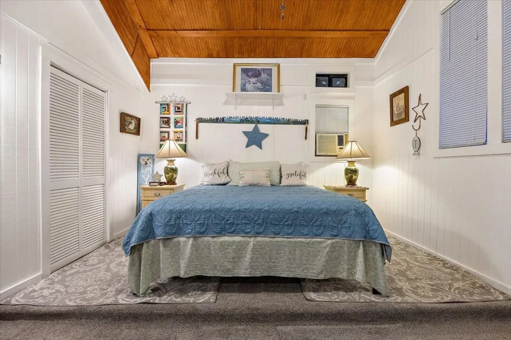 125 Crest Cir Circle Etoile, TX 75944