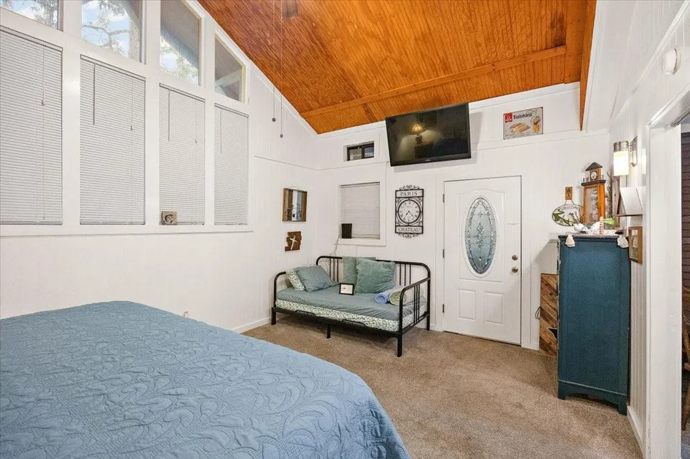 125 Crest Cir Circle Etoile, TX 75944