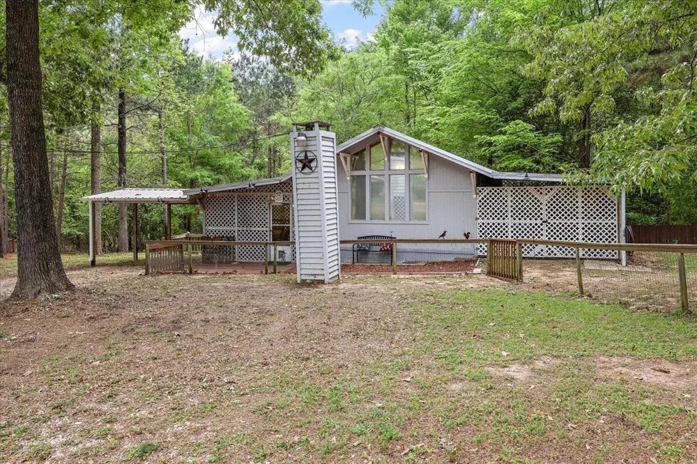 125 Crest Cir Circle Etoile, TX 75944