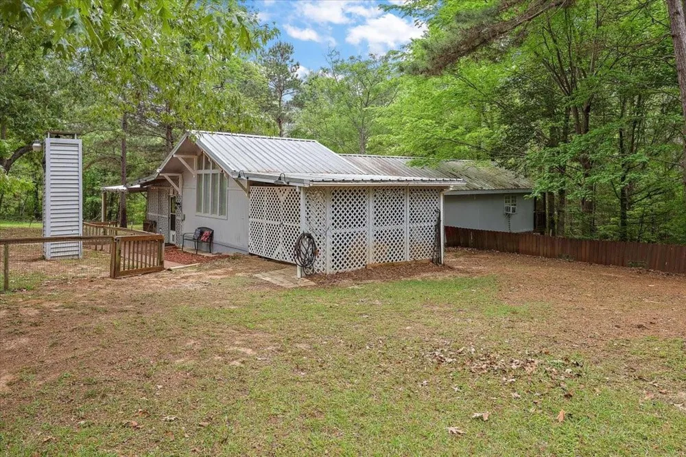 125 Crest Cir Circle Etoile, TX 75944